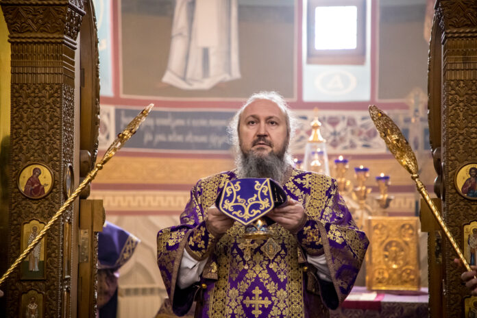 Новый епископ Новосибирский и Бердский провел первую литургию в городе