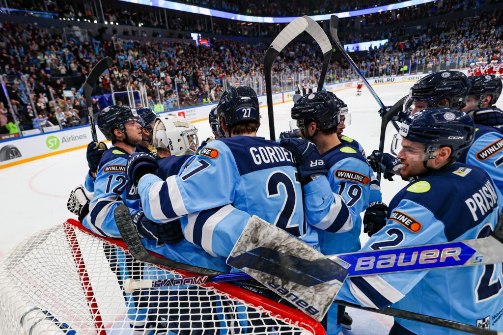Впереди плей‑офф: «Сибирь» завершила регулярный чемпионат КХЛ двумя победами