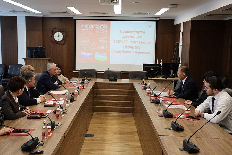 НГУ планирует открыть филиал в Узбекистане