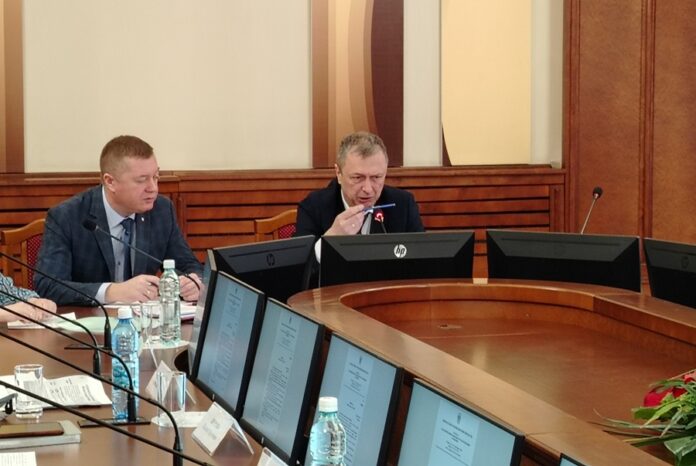 «Где деньги?»: депутаты возмутились задержкой доведения субсидий до новосибирских аграриев