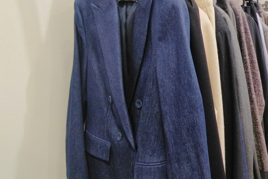 Жители Новосибирска на фоне падения доходов стали чаще брать одежду на прокат