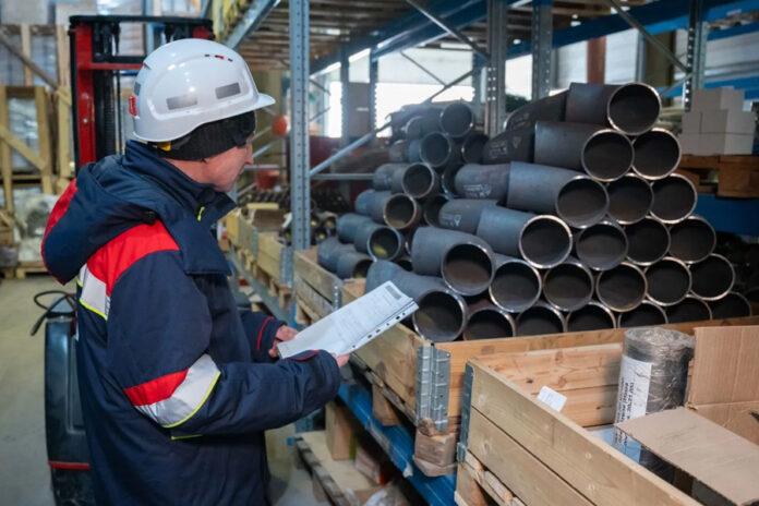 Энергетики наращивает запасы материалов перед ремонтом теплосетей в Новосибирске сгк