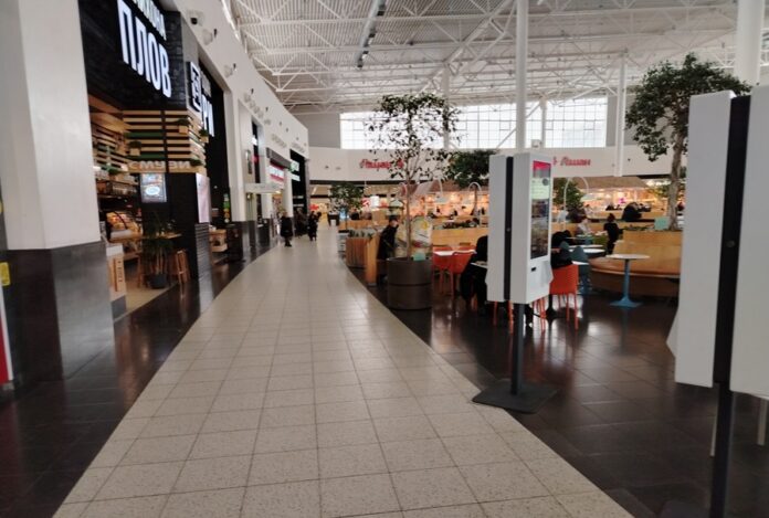 Фудхоллы и фудкорты помогают выживать новосибирским ресторанам