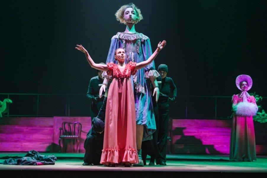 Обобщённо говоря, «глобусовский» «Евгений Онегин» — про перерождающую травму несчастливой любви.