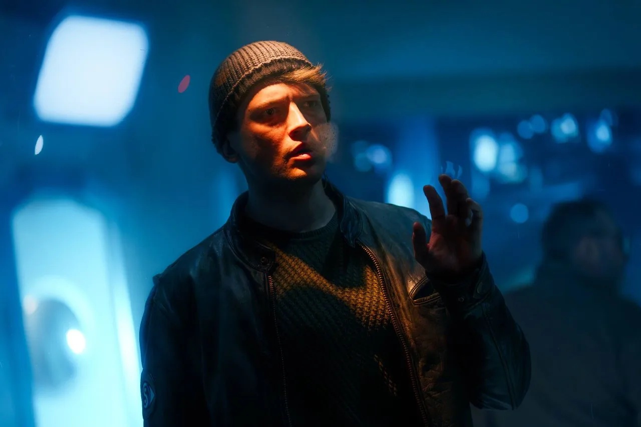 Эта планета Солярис из другого будущего, и не от Лема, и не от Тарковского Будущего, из которого и Алиса Селезнёва, кажется, тоже не прилетала. И не собирается вообще.