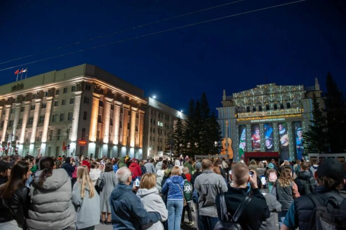 Филармония Победы: Новосибирск посвящает май памяти героев