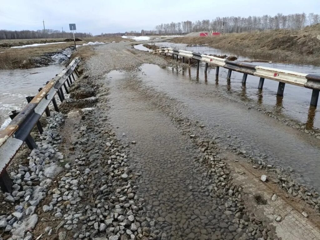 В Новосибирской области из-за паводка временно закрыты семь дорог