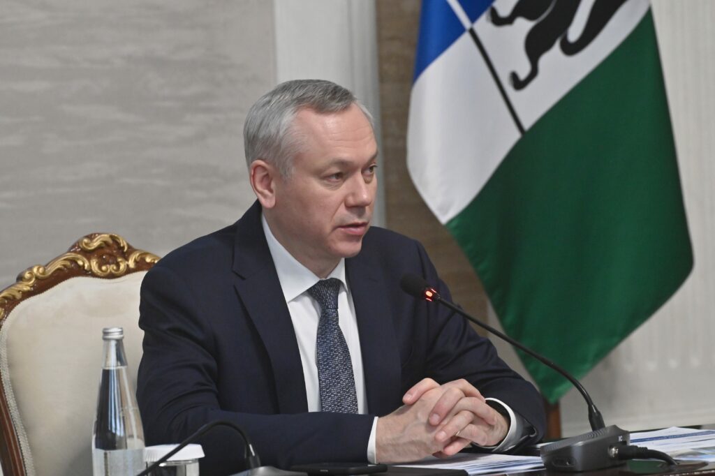 Губернатор потребовал ужесточить контроль качества дорожных работ