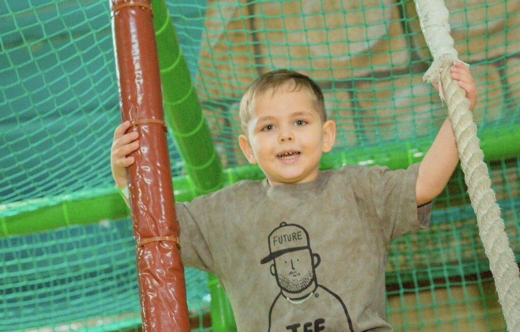 Маленькому Матвею с диагнозом аутизм требуется дорогостоящее лечение