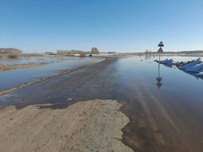 ТУАД полностью закрыл движение на дороге в Краснозерском районе