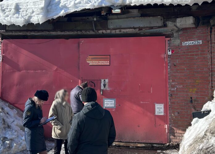 Судебные приставы закрыли незаконный пункт приема металлолома в Новосибирске