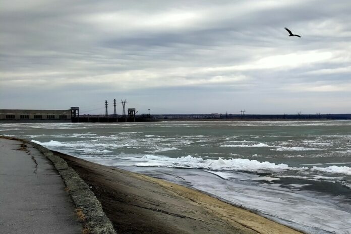 Новосибирская ГЭС увеличивает сбросы — водохранилище сработано на 97% Новосибирская ГЭС увеличивает сбросы — водохранилище сработано на 97%