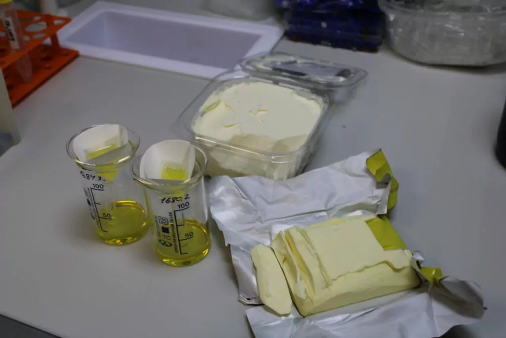 Партия некачественного новосибирского сливочного масла выявлена на Алтае