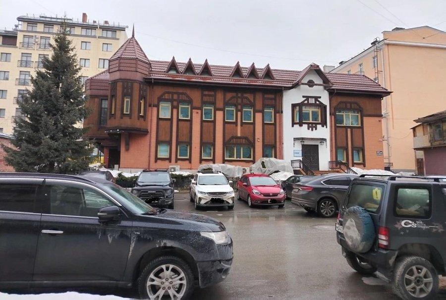 В собственности у одного новосибирца находится 190 машин