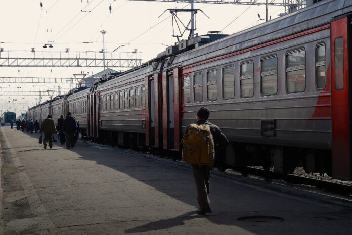 С 6 апреля в Новосибирской области запустят 34 дополнительные электрички