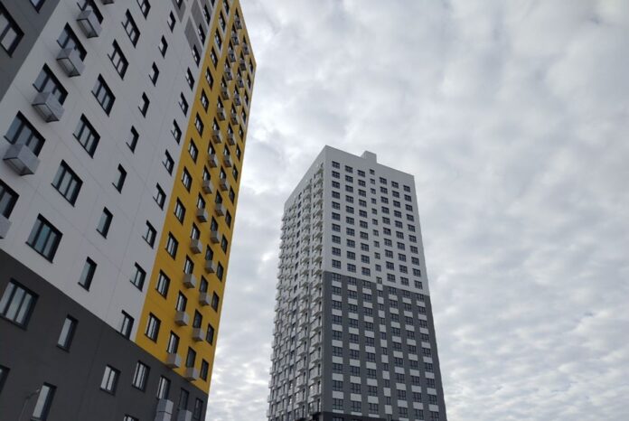 Три тысячи новосибирцев владеют пятью и более квартирами и не платят налоги