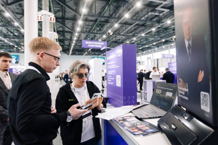 «Живые» портреты предлагают устанавливать на улицах, в школах и музеях Новосибирска