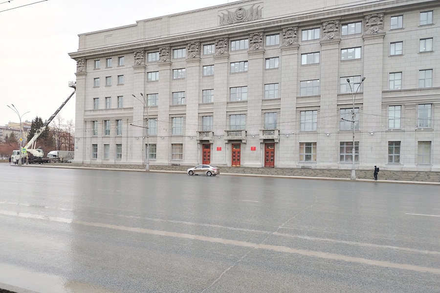 Самые большие зарплаты на предприятиях мэрии Новосибирска у преемника «Метро МиР»