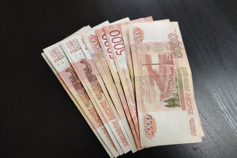 Новосибирцы получили на кассе более 900 млн рублей наличных