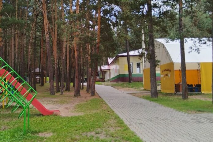 В Новосибирске цены на путевки в детские лагеря за год выросли в среднем на 10%