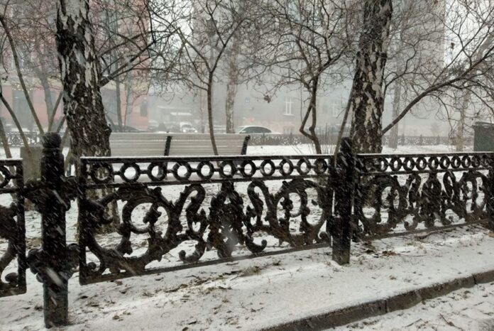 Накануне выходных на Новосибирск обрушился снежный заряд