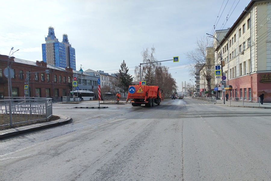 На одного жителя мэрия Новосибирска тратит в месяц менее шести тысяч рублей