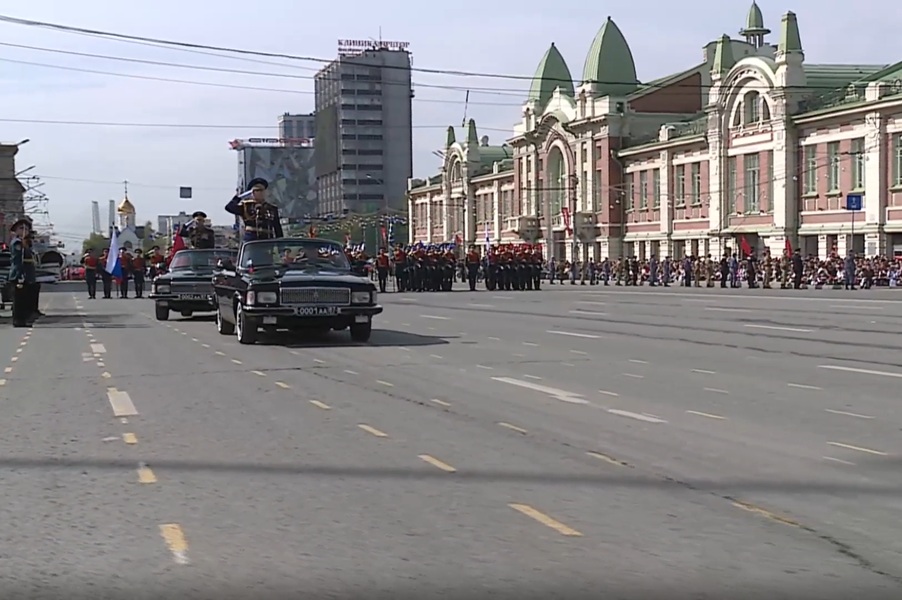 На площади Ленина прошел парад, посвященный 81-й годовщине Победы в Великой Отечественной войне