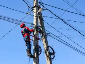 Около 330 тысяч опор ЛЭП проверили энергетики в Новосибирской области