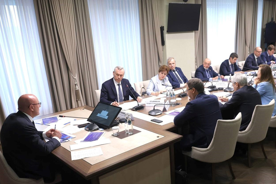 Губернатор Травников представил концепцию «Технопрома» в Москве