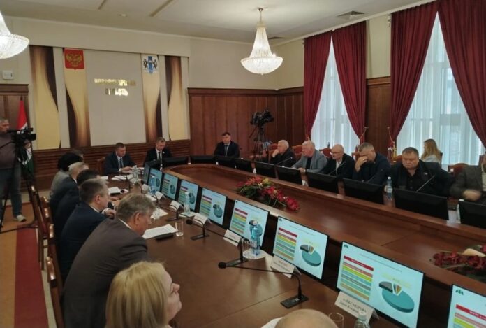 Депутаты затормозили передачу земли под склад стоимостью 11 млрд под Новосибирском Депутаты затормозили передачу земли под склад стоимостью 11 млрд под Новосибирском