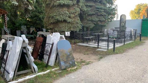 Жители Новосибирска недовольны состоянием Заельцовского кладбища