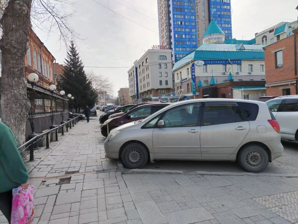 В России изменились правила парковки для электромобилей