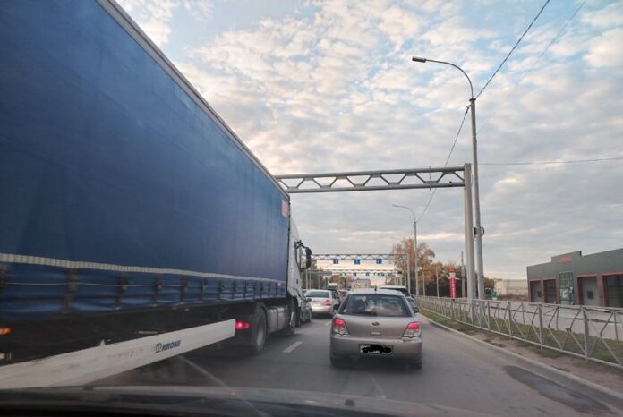 Виноват автотранспорт: эксперты объяснили с чем связан резкий рост выбросов в Новосибирске