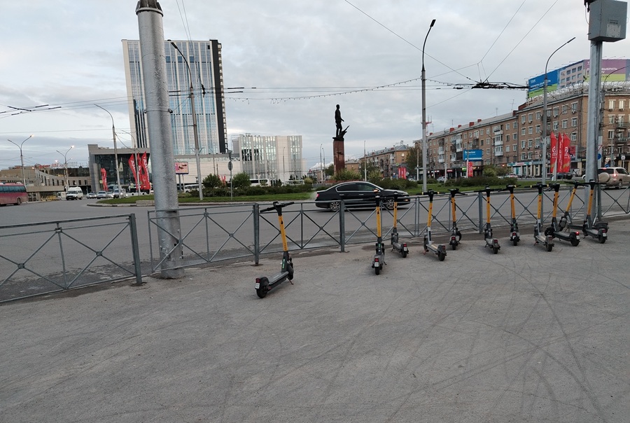 Депутаты предложили приостановить деятельность операторов самокатов в Новосибирске