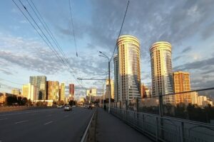 Жителей Новосибирской области предупреждают о шквалистом ветре 13 июня