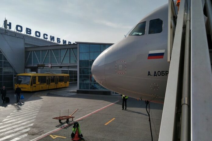 В Новосибирске потратят 1,4 млн рублей на авиабилеты для выдворяемых мигрантов В Новосибирске потратят 1,4 млн рублей на авиабилеты для выдворяемых мигрантов
