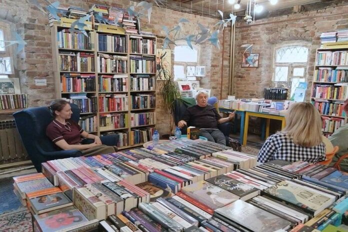 Новосибирские ученые презентовали новую книгу о кошках и эволюции
