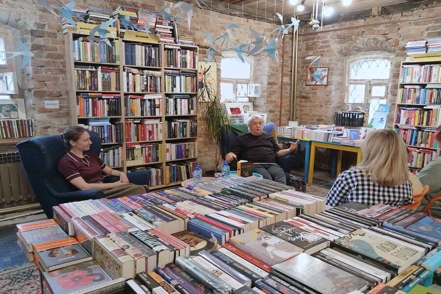 Новосибирские ученые презентовали новую книгу о кошках и эволюции