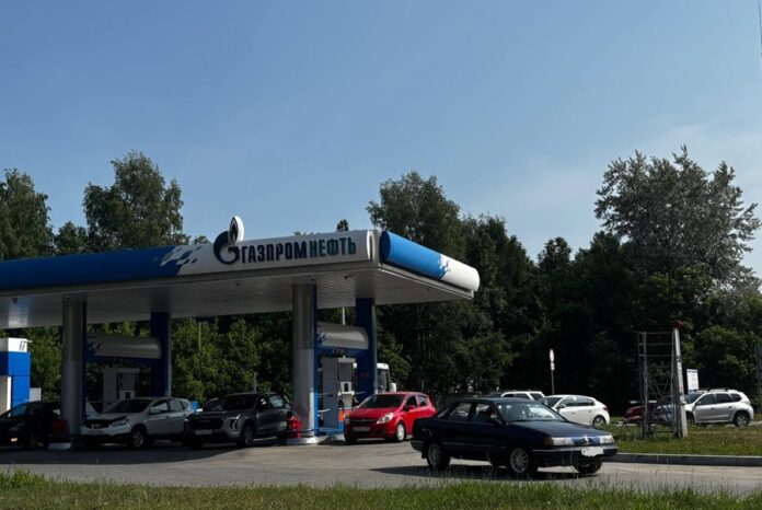 Особый режим заправки спецтехники топливом ввели в Новосибирской области