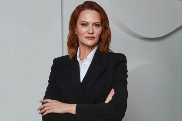 Елена Астахова