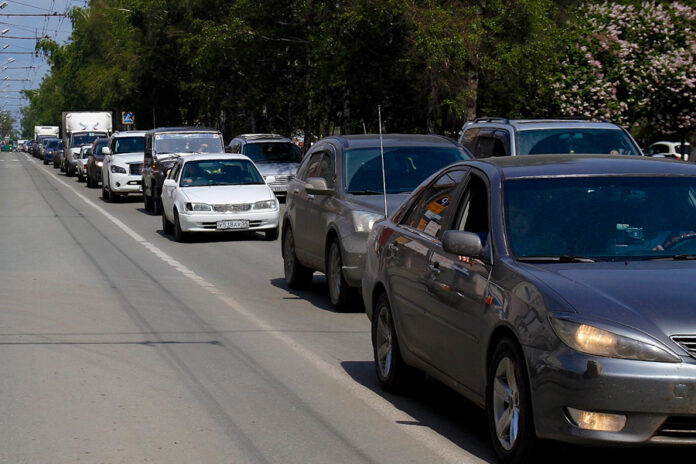 Новосибирцы выстроились в очереди за установкой газового оборудования на машины автомобили