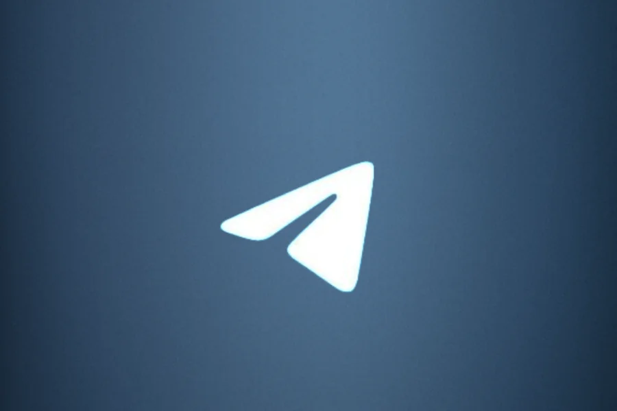 Мессенджер Telegram исключили, а потом вернули в магазин приложений App Store