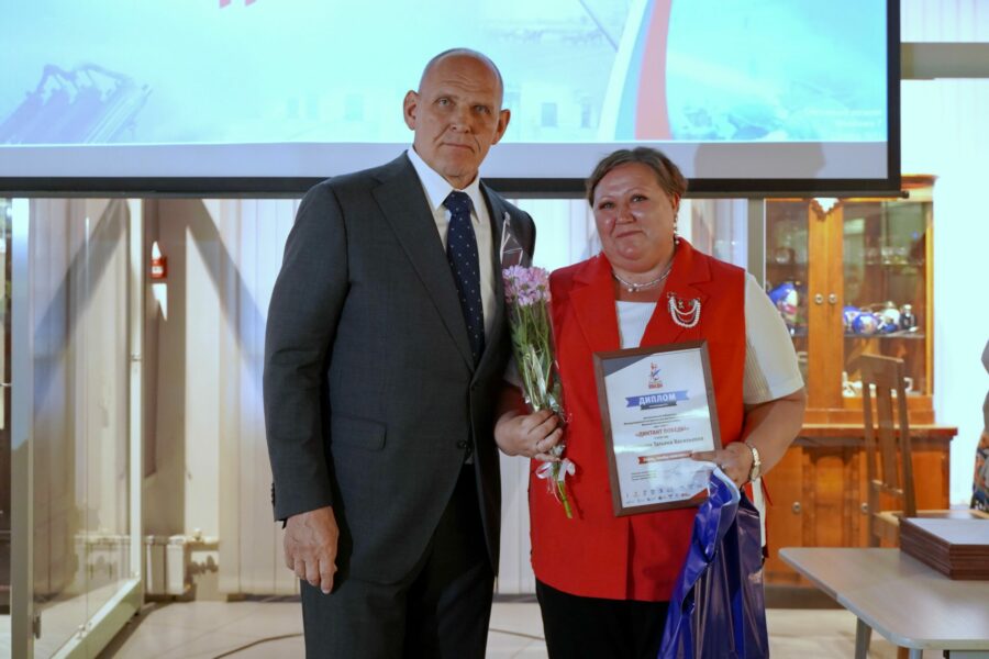 Александр Карелин