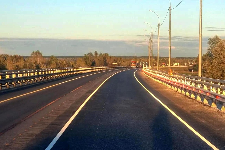 Мост через озеро Хомутино открыли для рабочего движения