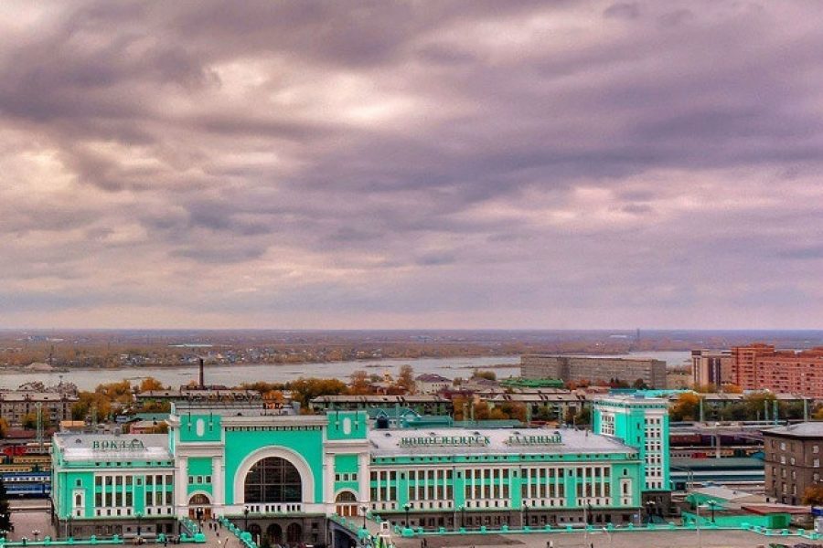 Новосибирск главный фото. Новосибирский вокзал главный. Центральный вокзал Новосибирск. Новосибирск-главный, Новосибирск. Площадь ЖД вокзал Новосибирск.