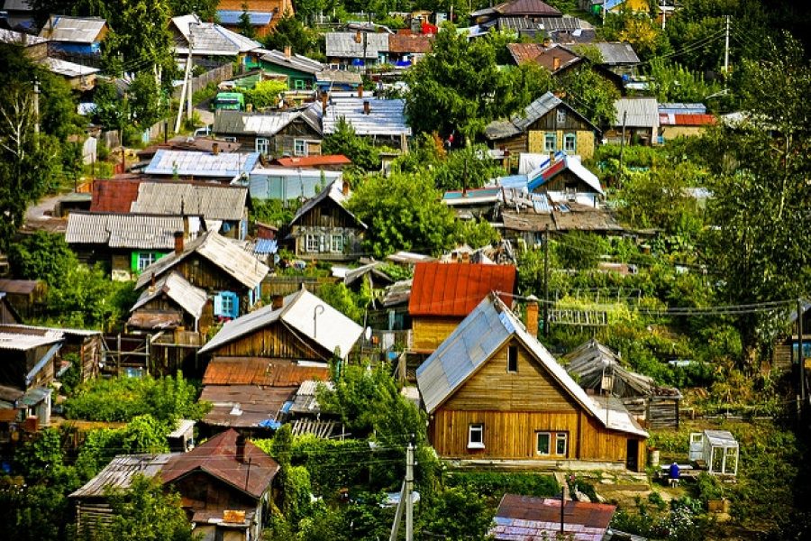 Крупная деревня. Большая деревня. Деревня много домов. Город сельского типа. Огромная деревня.