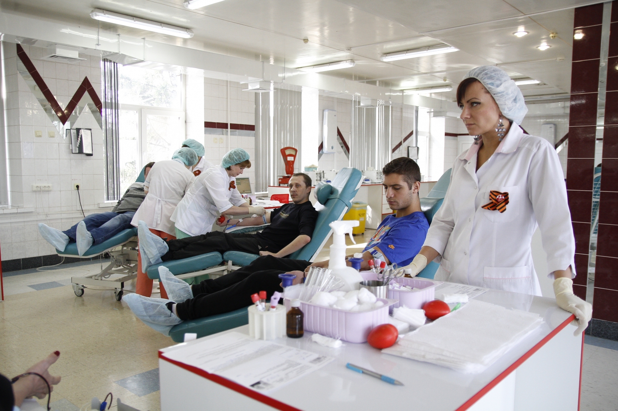 Отделы центра крови. Новосибирский клинический центр крови. Центр донорства крови Новосибирск. Центр крови горбольница Новосибирск. Донорство крови Новосибирск Серафимовича.