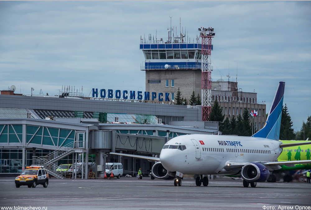 Авиарейс толмачево. Толмачева аэропорт Новосибирск. Новосибирск аэропорт Толмачево самолет. Аэропорт Толмачево 2000. Толмачево 2023.