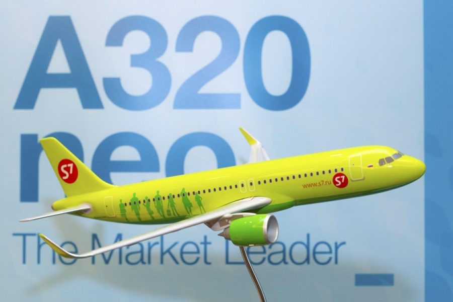 Su авиакомпания. Airbus a320 s7. Буклет авиакомпании s7 Airlines. S7 брошюра. Брошюра s7 2021.