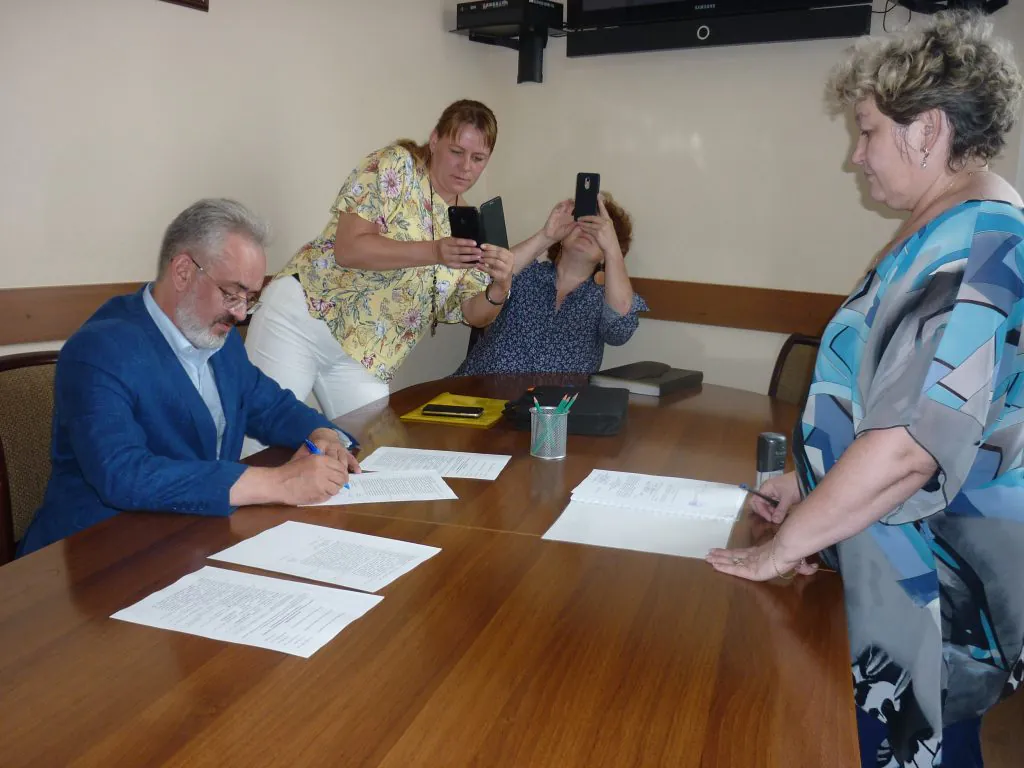 «Эсеровский» кандидат в мэры подал документы в избирком